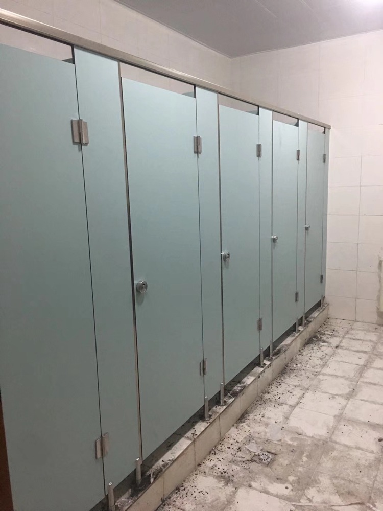 厂家直销铝蜂窝板酒店机场火车站超市公共卫生间隔断厕所隔断门示例图8