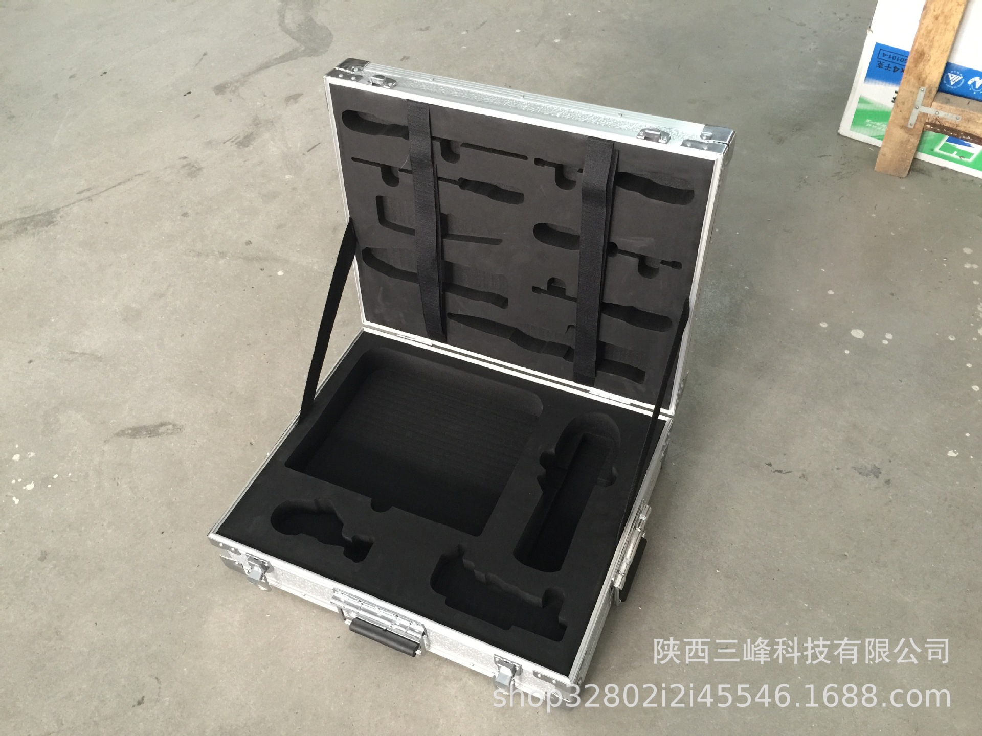 工具包装箱定做手提铝箱铝合金拉杆箱加工厂铝合金箱设备箱航空箱示例图4
