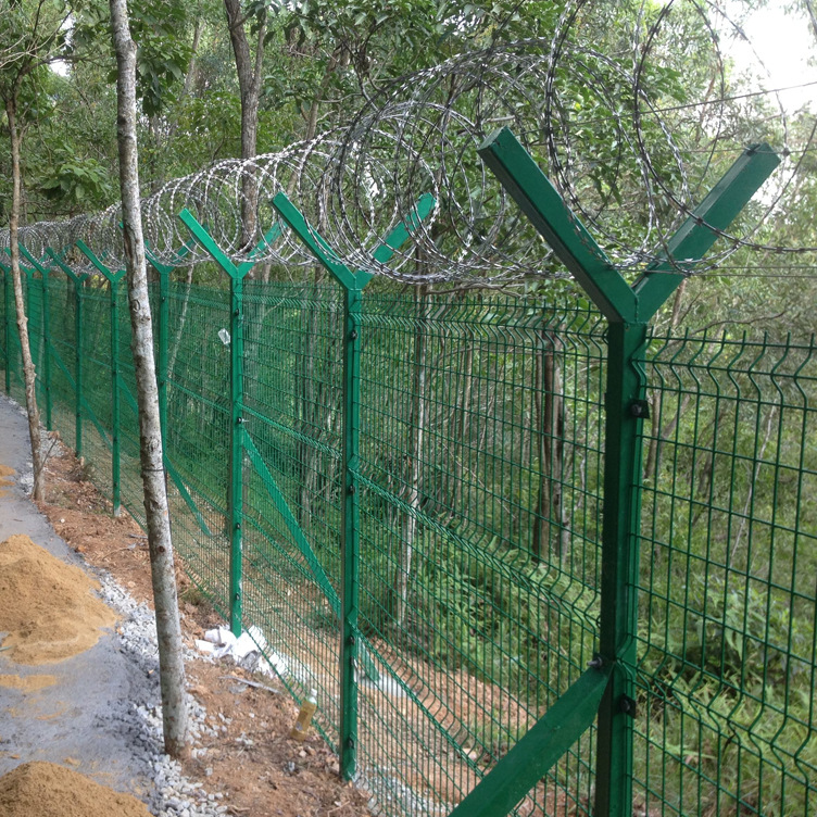 厂家批发塑双边护栏 双边丝隔离防护网 圈地围网养殖围墙护栏网示例图5