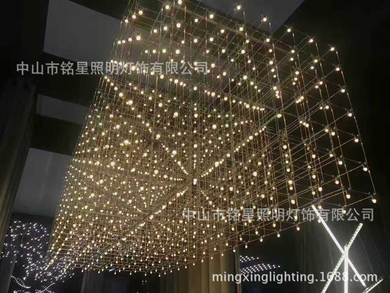 专业酒店大堂大型光立方吊灯厂家定制售楼部展厅LED光立方体灯具示例图9
