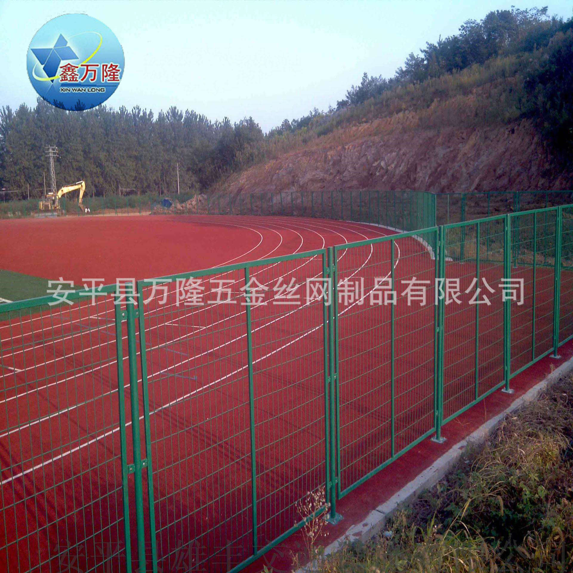 新款热销 绿色体育场球场围网|学校操场防护栏球场围网示例图6