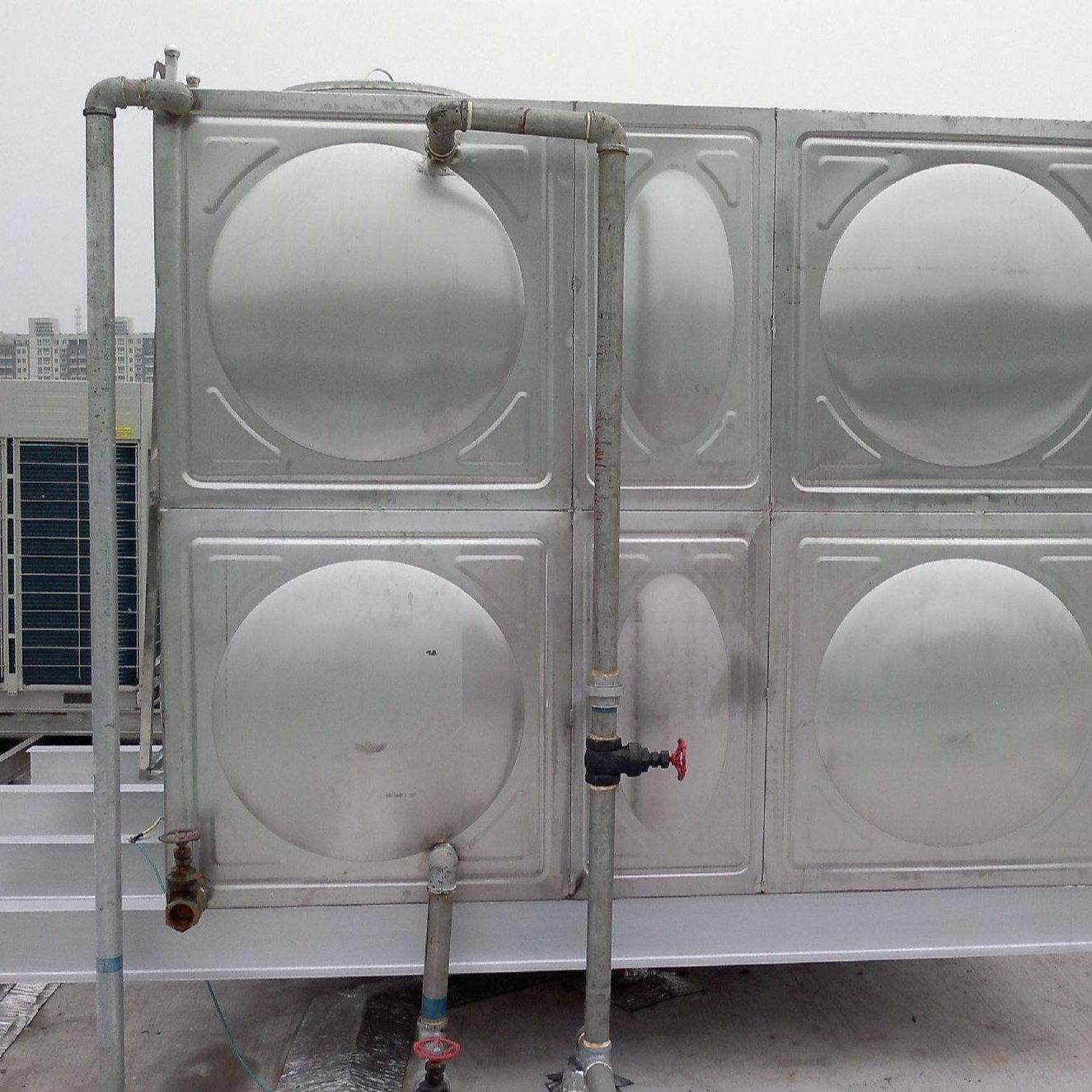 霈凯 一体化玻璃钢大型水箱摆放标准 水箱