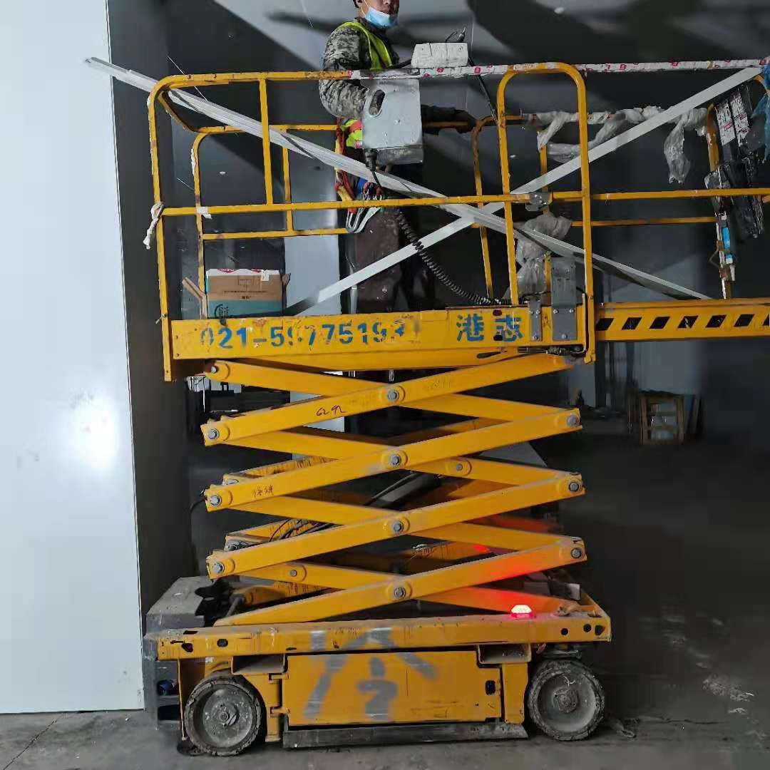 济南潍坊出租22米自行高空作业平台空压机