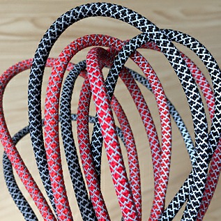 新珠厂家直销4MM反光鞋带绳  手链编织绳 质量可靠 欢迎订购图片