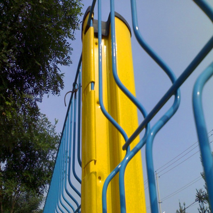 框架球场围栏 框架式运动场围栏供应 云蓝