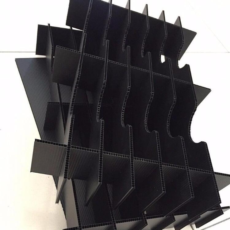 中空板刀卡 塑料隔板 防静电刀卡 黑色 设计加工 4 5mm周转箱分格板图片