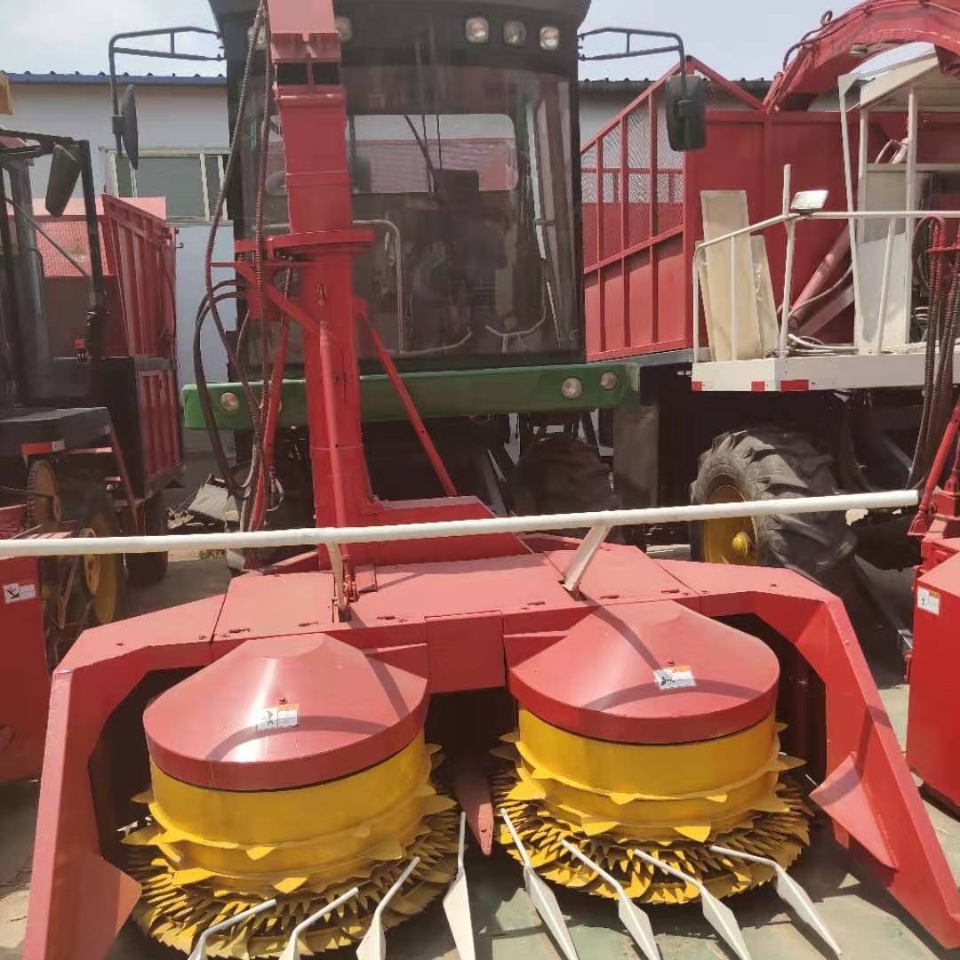 QC-1400牧草粉碎收割机  玉米秸秆青储机  牧草青贮收获机  瑞泰玉米秸秆粉碎收割青储机