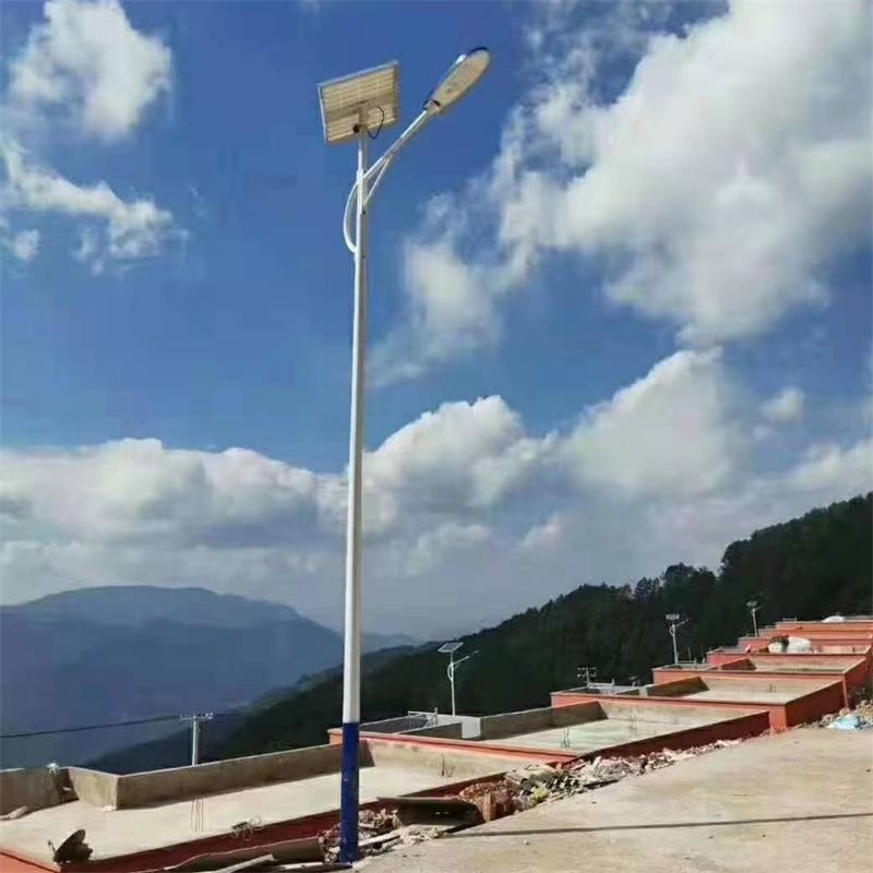 农村太阳能市电互补路灯热销 6m海螺臂LED太阳能路灯厂家 鑫永虹图片
