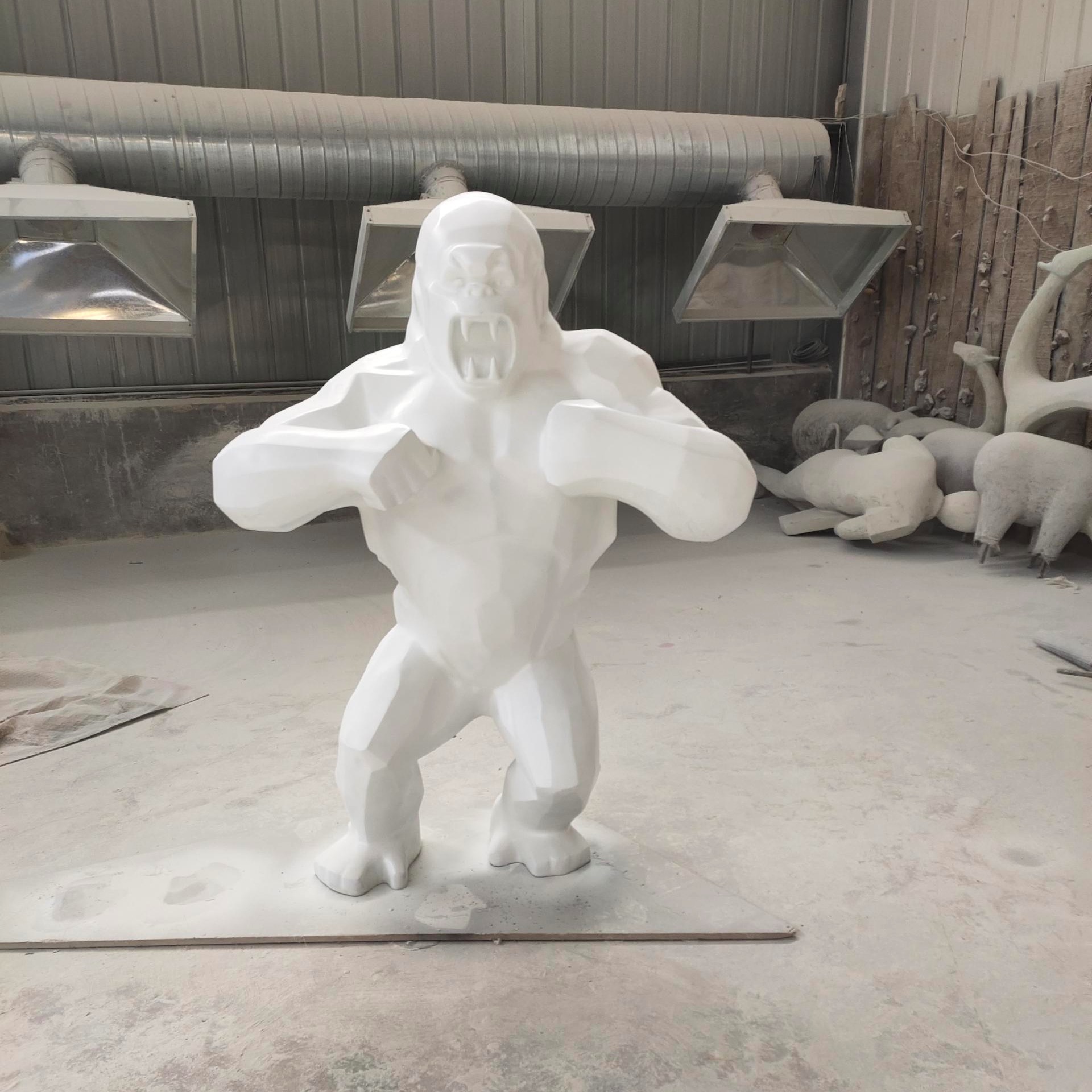 几何切面猩猩雕塑   不锈钢切面猩猩雕塑   永景园林雕塑图片