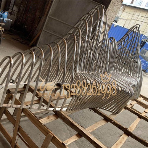 众钰 创意公园不锈钢坐凳假山雕塑车间实拍图