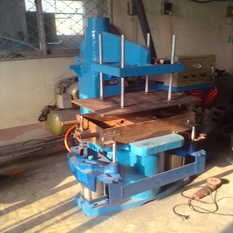 翻砂造型机  铸造厂用造型机  成型机  铸造机械  铸造设备造型机生产厂家  沧州科祥