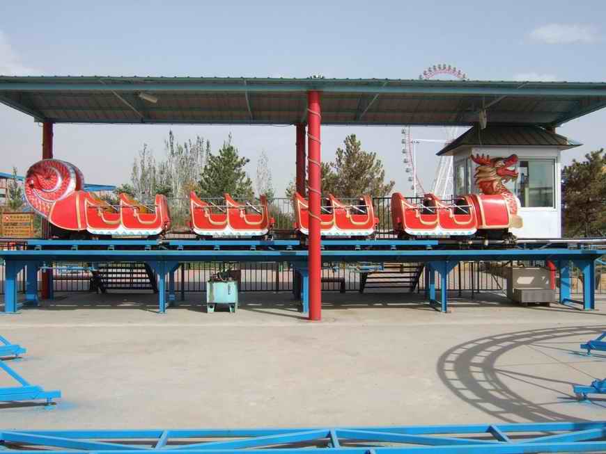 滑行龙新型儿童游乐设备 郑州大洋专业生产 公园大型户外游乐滑行龙示例图10