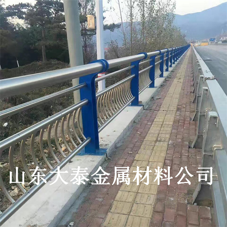 大泰专业生产 桥梁景观护栏 天津304复合管桥梁护栏