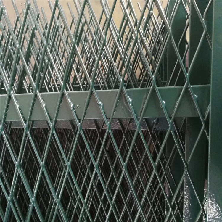 8001铁路防护栅栏防护栅栏厂家直销镀锌支架防护栅栏