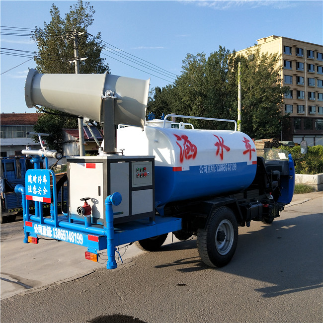 鹤岗东风5立方小型洒水车出售抑尘电动洒水车厂家直接供应