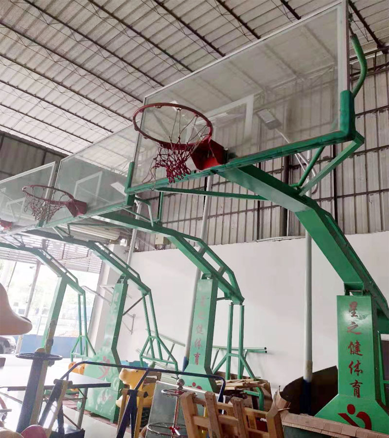 广西贵港港北区篮球架价格  室外篮球架  安装效果图