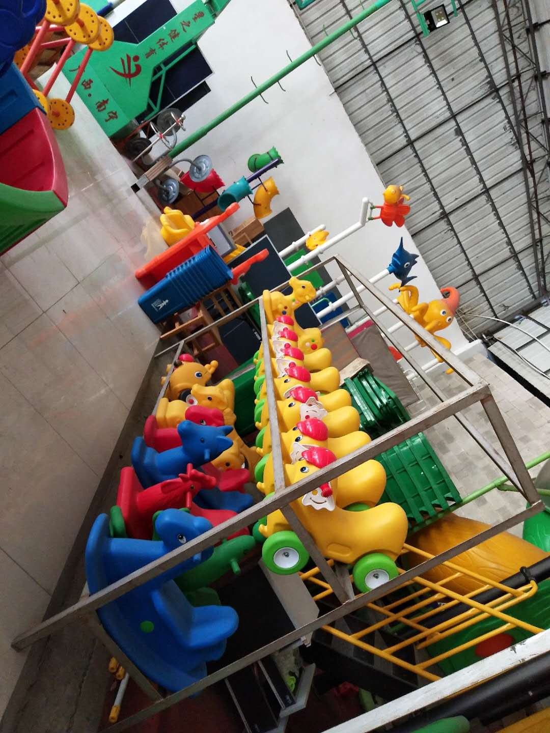 广西崇左江洲区幼儿园上下层木床  塑料床  环保塑料