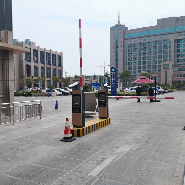 北京城区ETC停车场收费系统自动扣费设备直杆栅栏折臂曲臂空降广告起落杆口碑商家