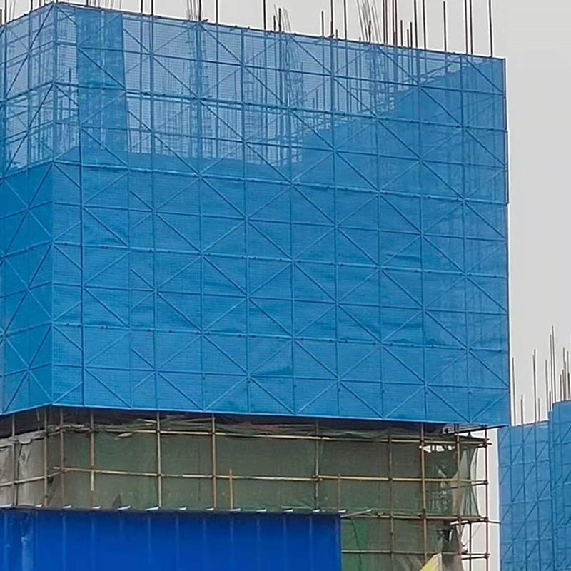 亚奇全钢爬架网 蓝色喷塑爬架网 外架安全钢板防护网生产批量发