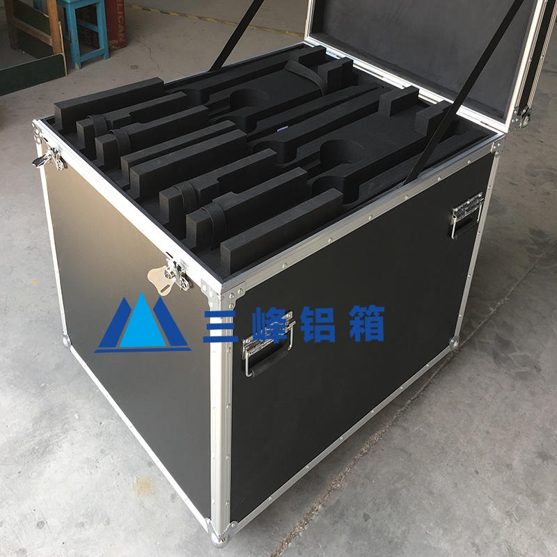 承重型便携式设备箱 承重型设备铝包装箱 铝合金运输箱厂家 长安三峰铝箱厂