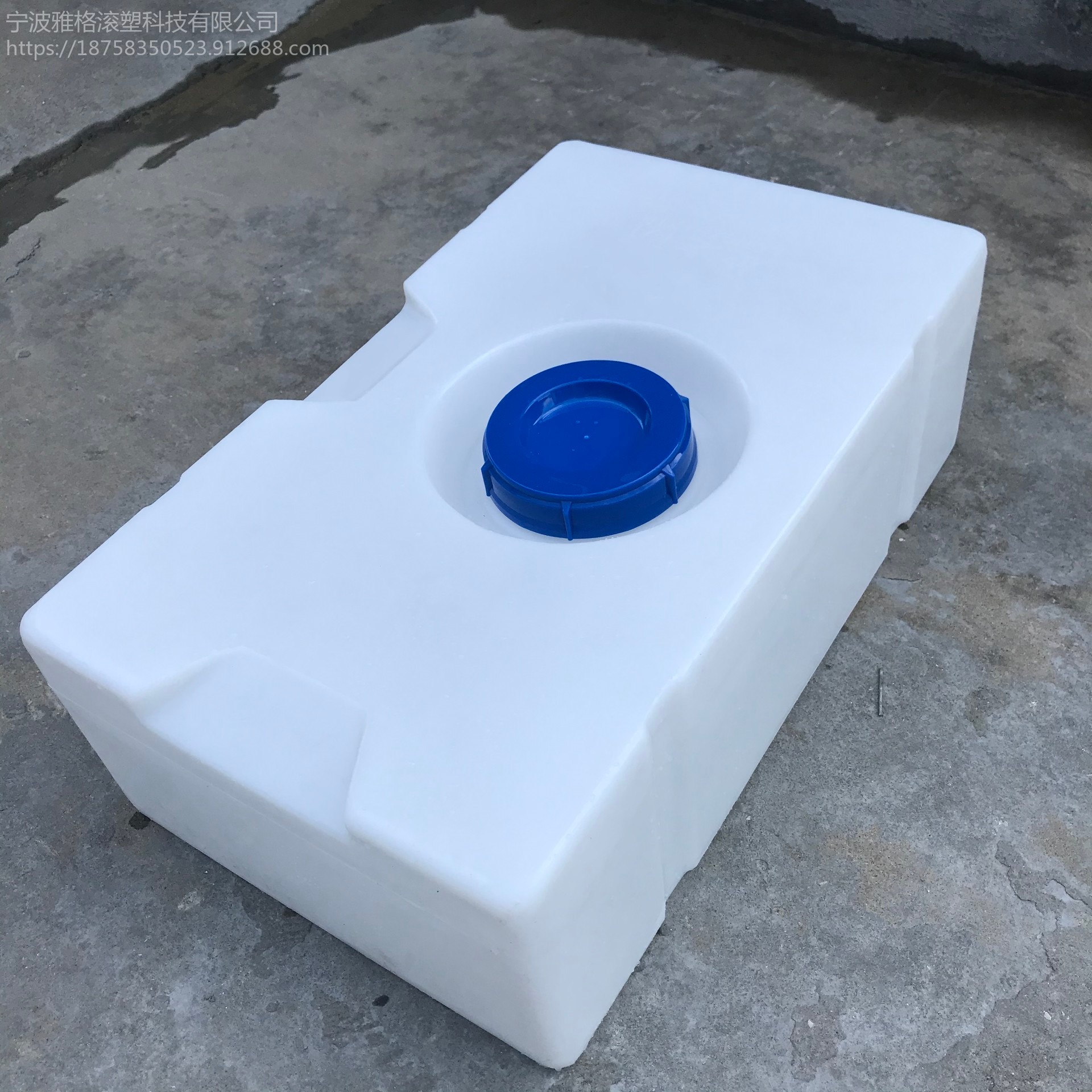 雅格 滚塑加工房车生活储水箱 定制耐酸碱农机水箱 异形滚塑水箱