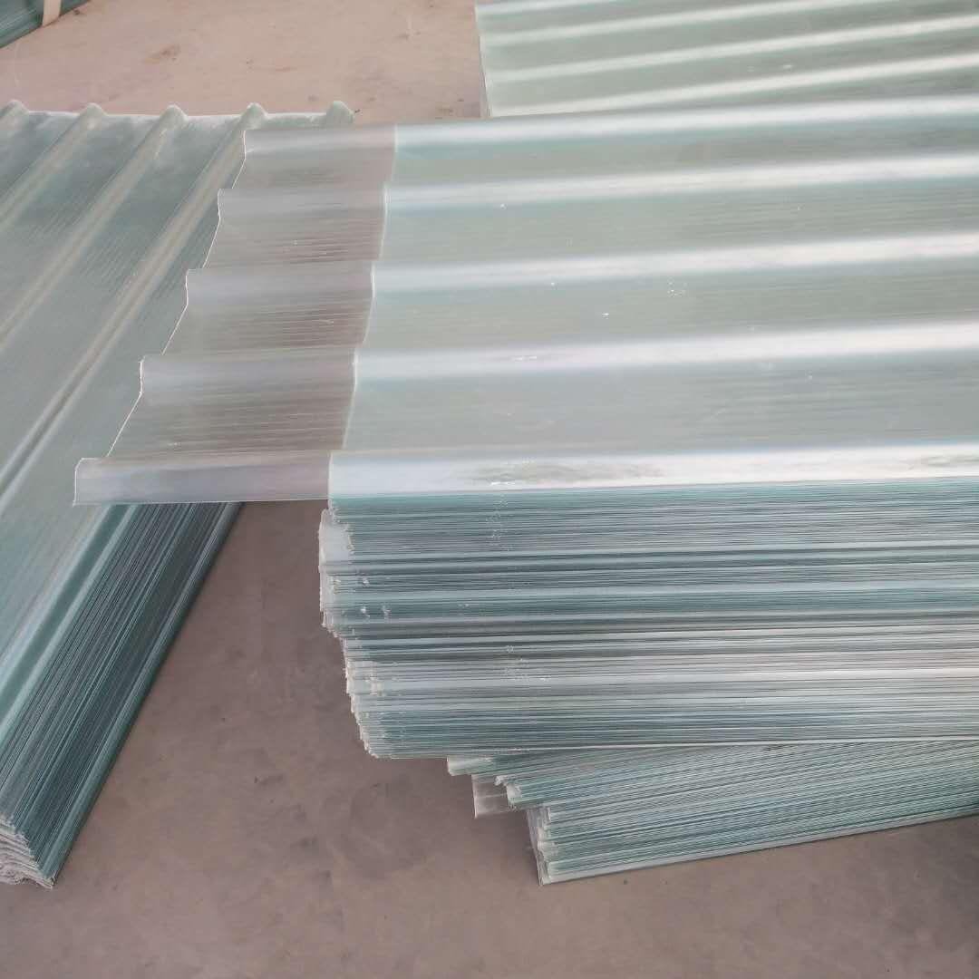 利高采光瓦厂家透明瓦 840型玻璃钢采光瓦 1mm波浪树脂屋顶遮阳采光瓦图片