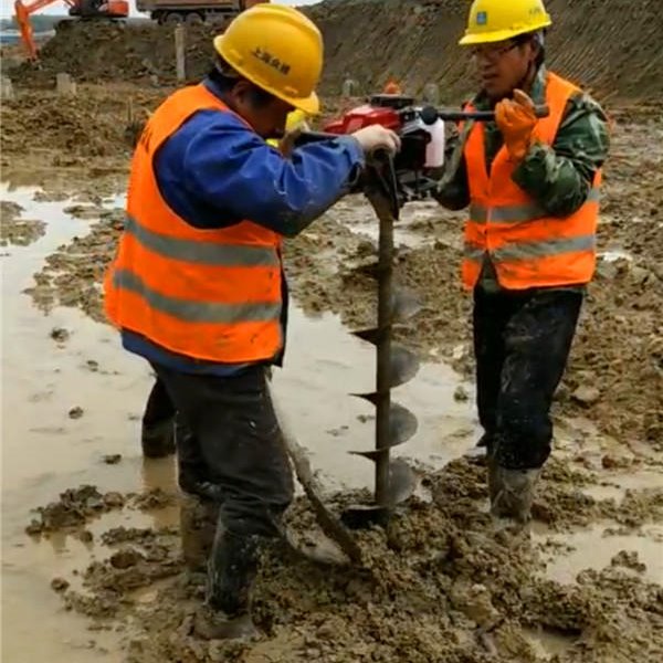 挖桩取土机规格可选择 清桩芯泥土价格 带架子的管桩芯挖泥机