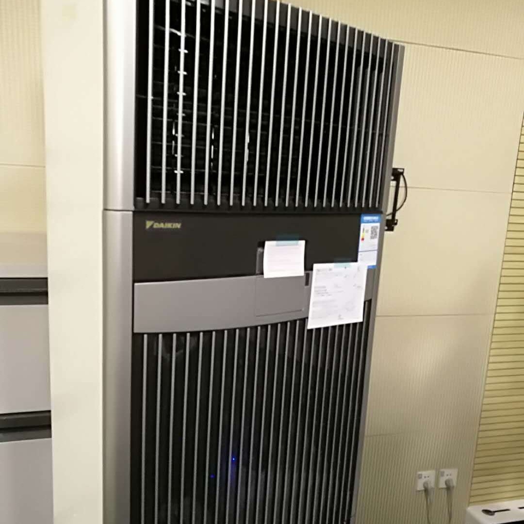 大金空调柜机5匹 冷暖精密空调       大金FNVQ205ABK冷暖定频 大金机房空调12.5KW图片