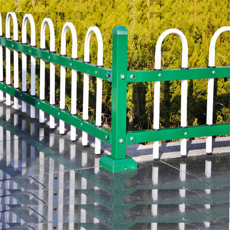 草坪绿化锌钢护栏 折弯草坪栅栏 U型围栏 佳星厂家图片