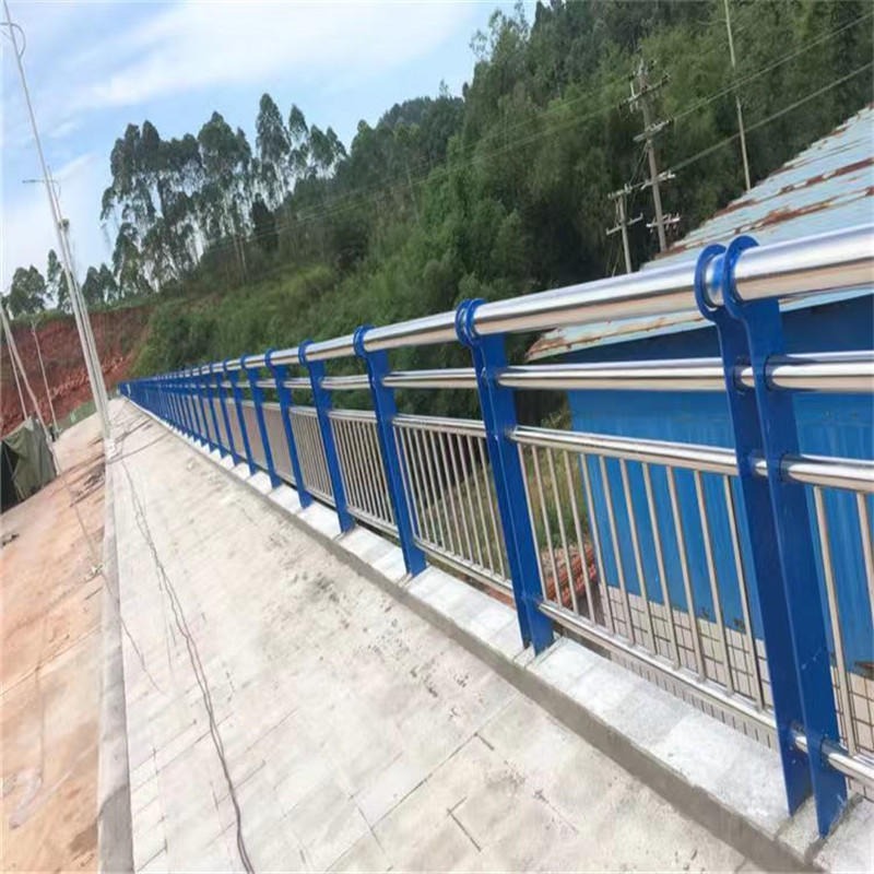 304不锈钢碳素钢复合管 城市桥梁景观护栏 聚晟厂家 201道路护栏生产  建筑专用护栏