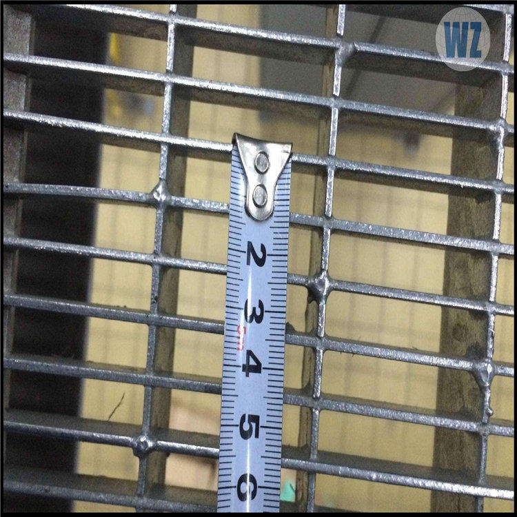 网众钢格板 镀锌钢格板的用途和特点