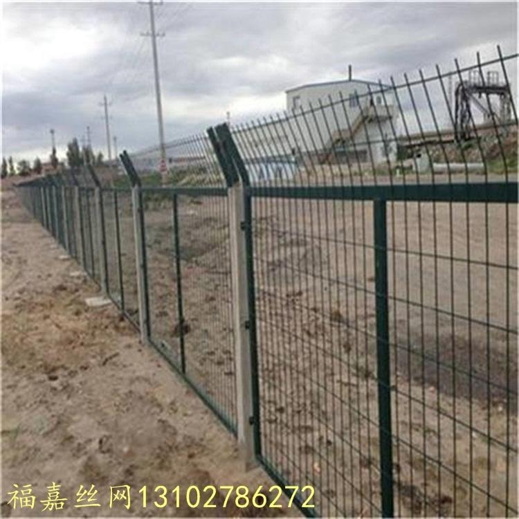 8002桥下防护栏尺寸、铁路混凝土防护栏、铁路金属网防护栏