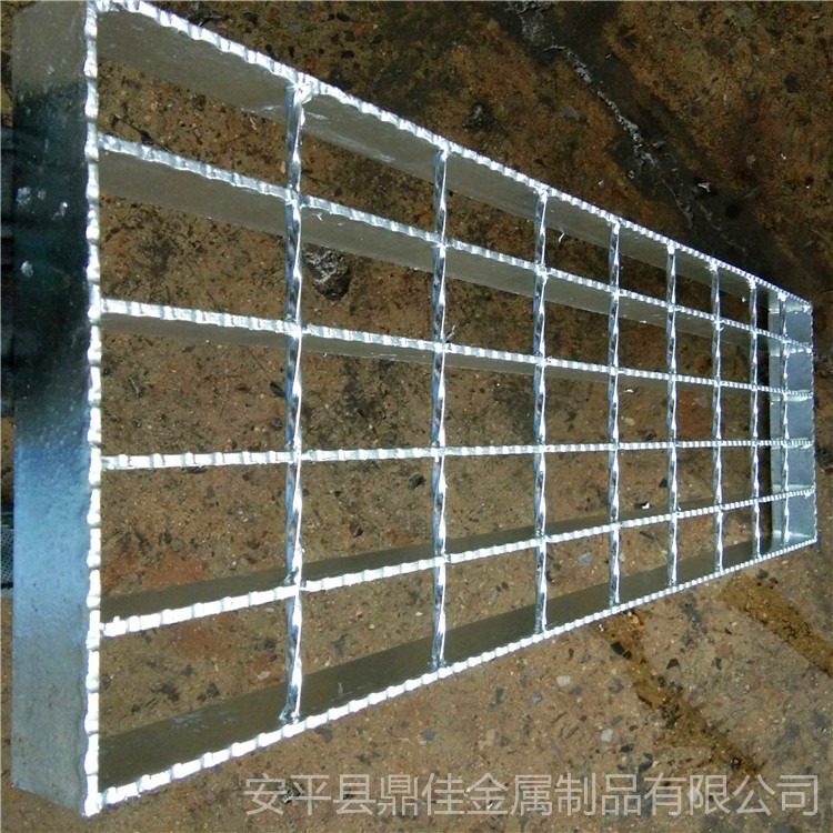 鼎佳-现货供应 格栅踏步板 热浸锌钢格栅板厂家 排水沟盖板 双面拉焊 结实牢固 国标质量