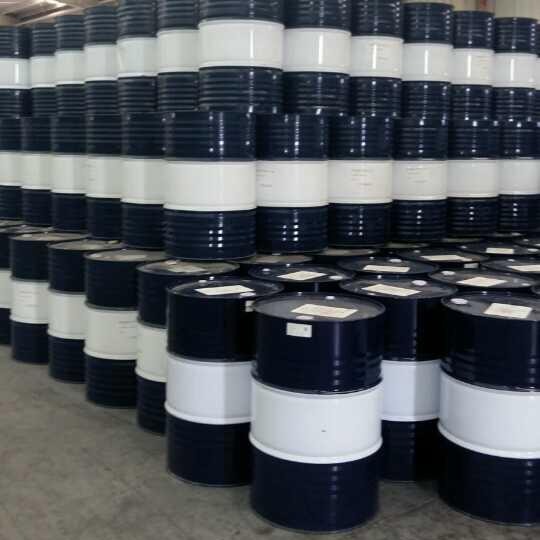 供应莞兴东莞地区进口废石蜡原料桶，废油桶200L出售，回收废机油原料桶