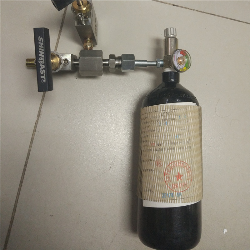 小气瓶充装机 充装接头 二氧化碳气瓶充装机 1-2L气瓶灌装机示例图4