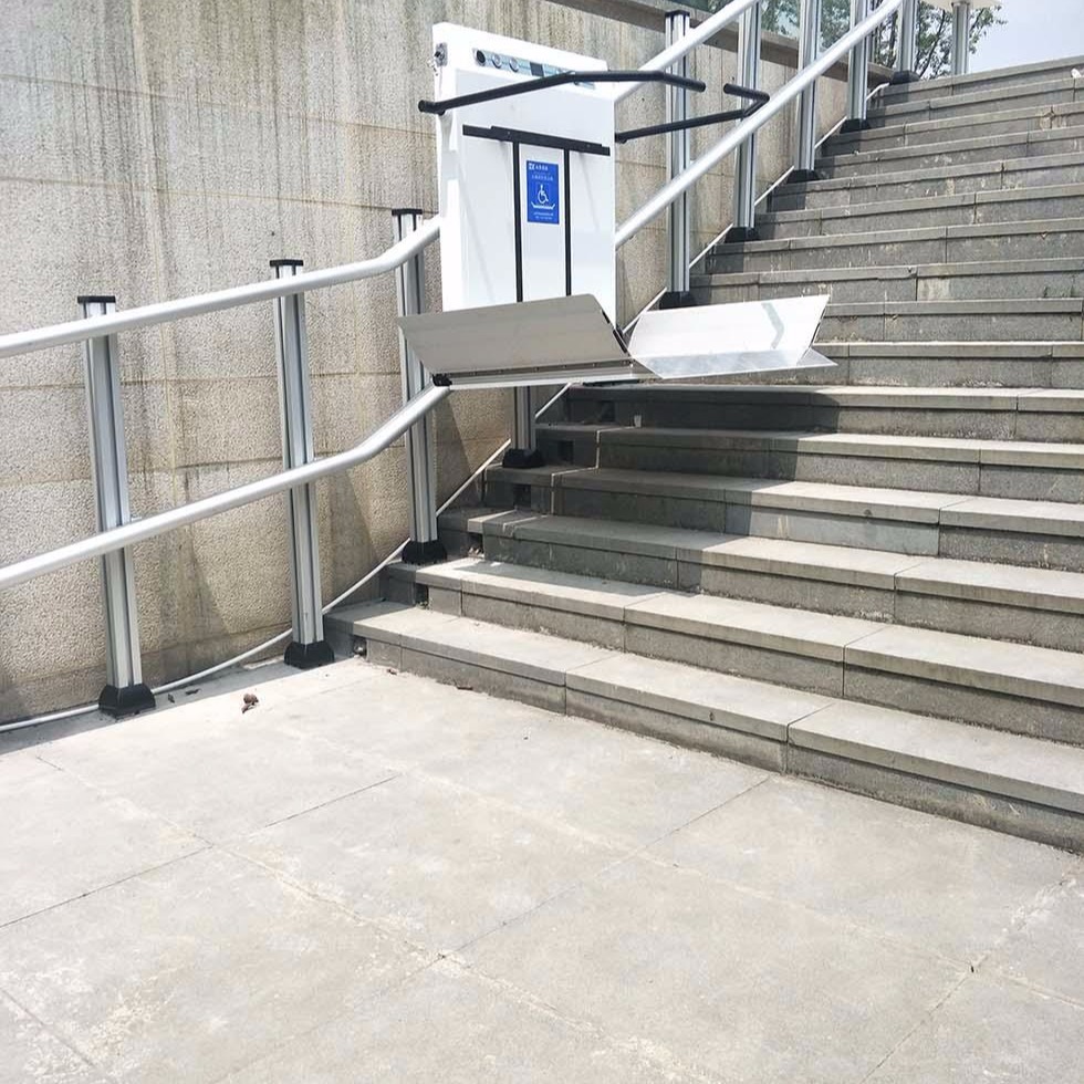 阜新市 地铁楼梯扶手轮椅爬升机 开封市启运供应无障碍斜挂式平台 曲线斜挂式电梯