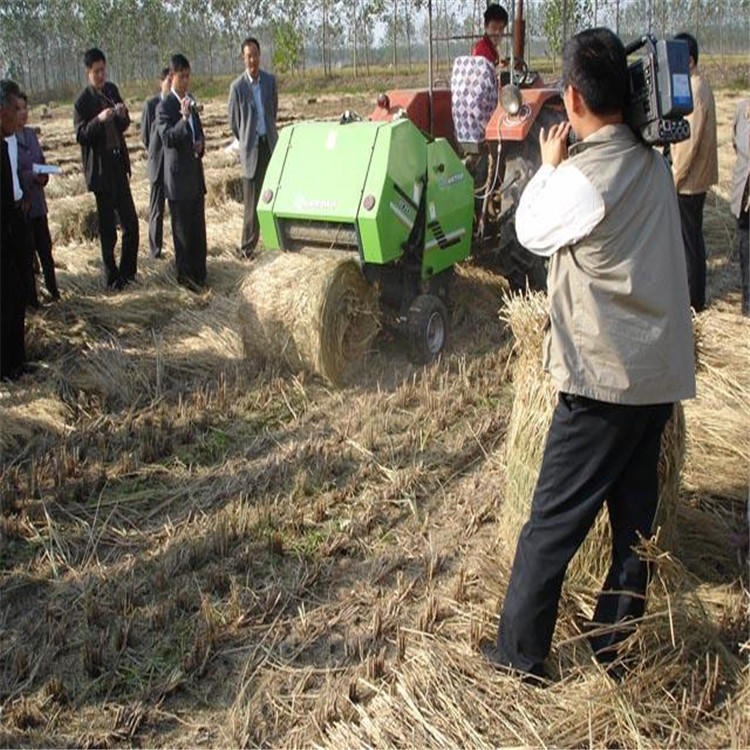 河南秸秆圆捆打捆机 玉米秸秆打捆机 水稻草打捆机价格图片