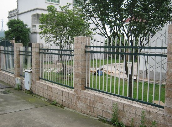 小区铁艺护栏别墅喷塑锌钢住宅庭院围墙围栏隔离栏厂家示例图5
