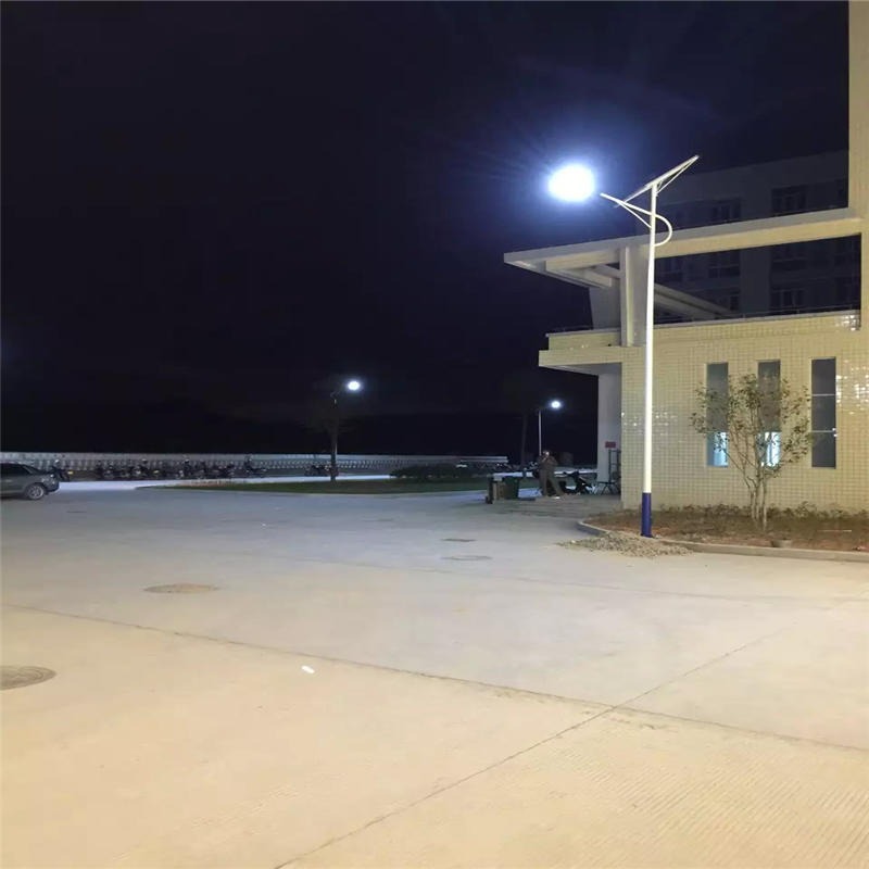 工厂照明6米路灯 LEd太阳能路灯杆照明  勤跃路灯图片