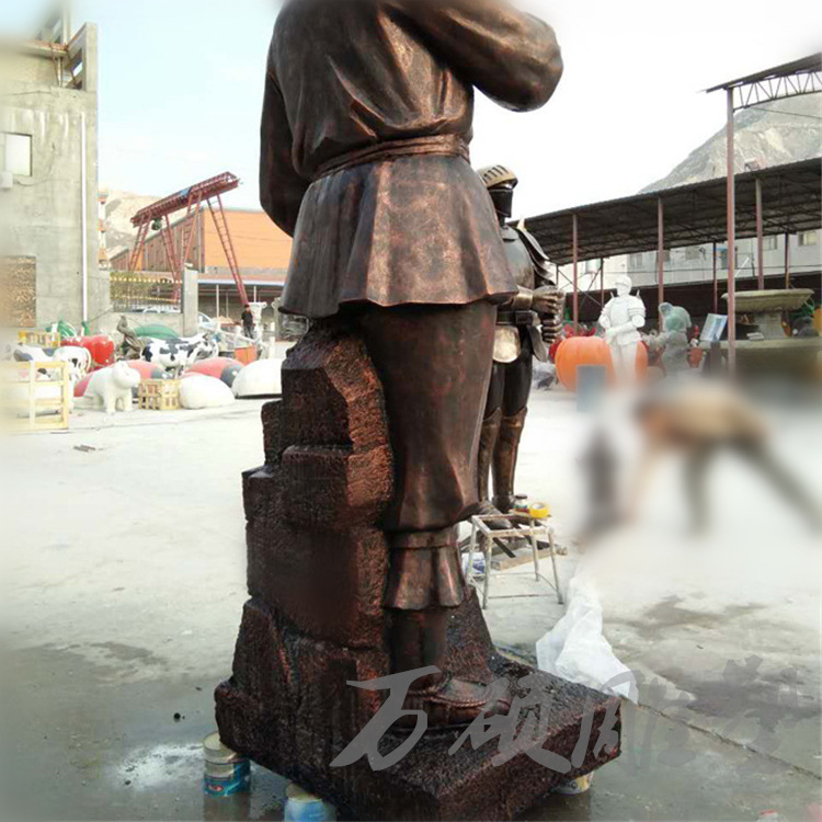 定制仿铜玻璃钢人物雕塑 古现代仿真人鲁班雕塑 商场广场树脂摆件示例图5