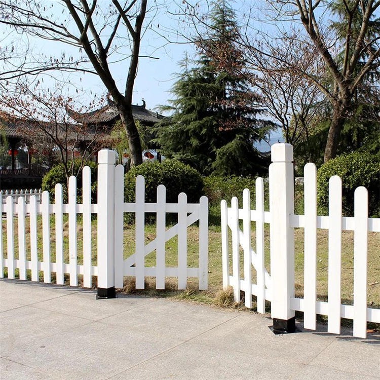 庭院防腐木围栏 别墅木质围栏 木桩围栏 专业加工 佳星 专业加工