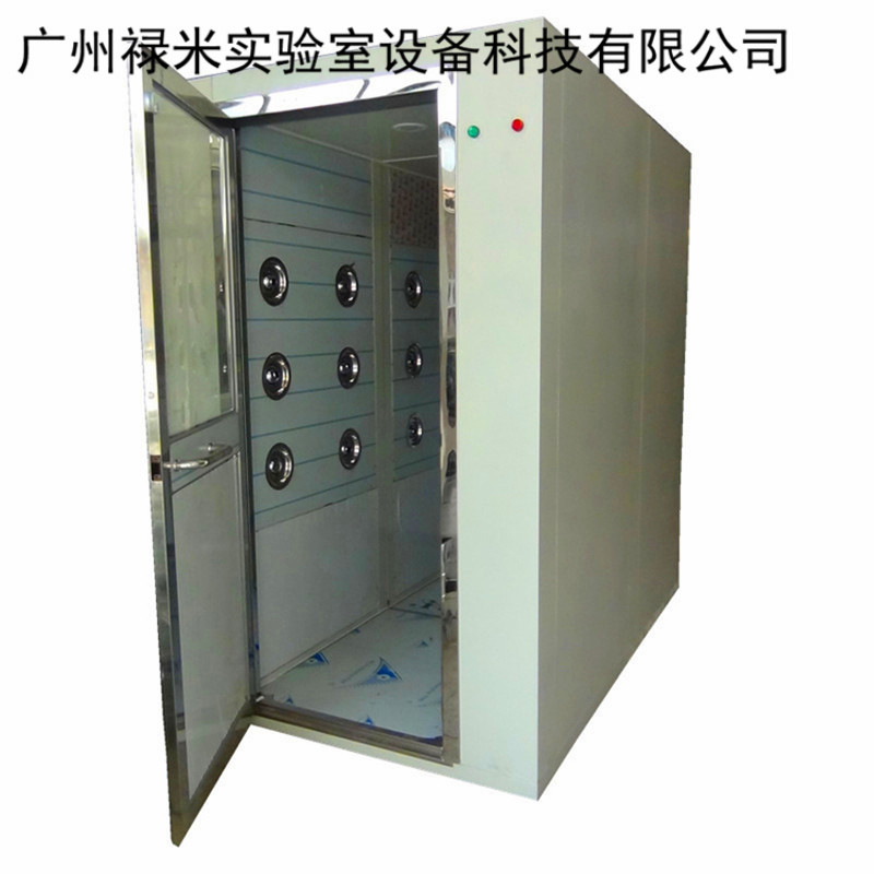 风淋室箱体材质   外冷板 内304不锈钢  可以兼气闸室的作用
