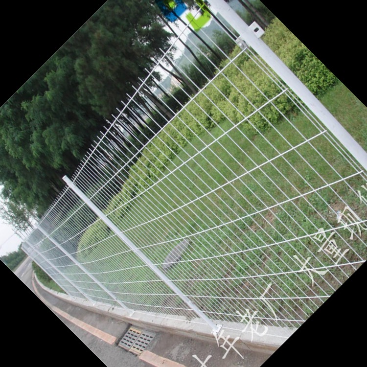 框架护栏网 厂家双边丝运动场围栏网 高速公路栅栏厂家 国标质量 鼎佳图片
