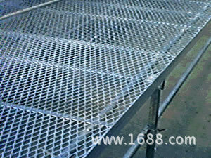 镀锌钢板网   金属铁板网    菱形板网   脚踏菱形板网  防护板网示例图11