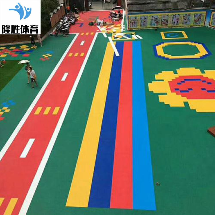 篮球场拼装地板 隆胜体育 室外篮球场悬浮地板 幼儿园室外悬浮地板图片