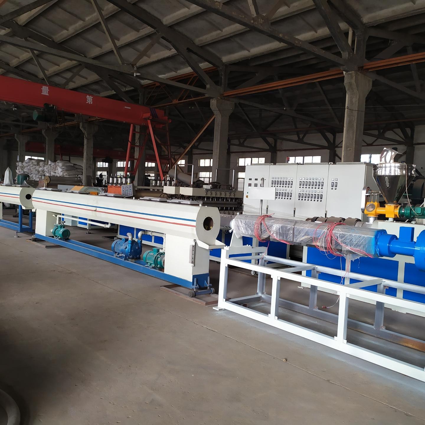 青岛超丰热销PVC管材挤出机械 塑料落水管设备 PVC穿线管生产线图片