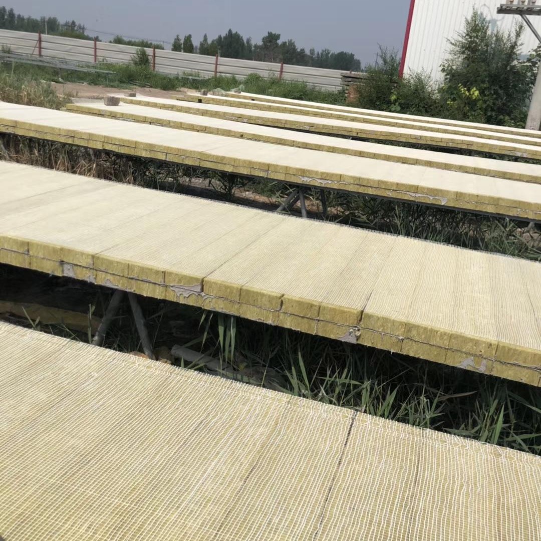 黄骅市防水阻燃岩棉复合板  保温隔热复合板  100厚岩棉复合板
