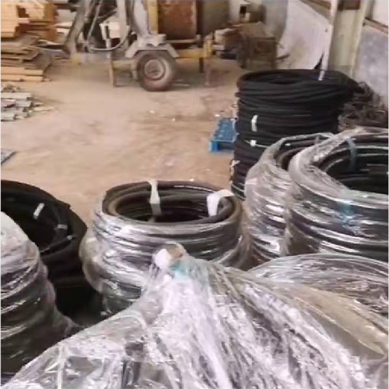 英振液压 吐鲁番地区高压胶管 直销工程车胶管 传动液压胶管生产厂家销售