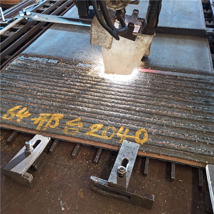 无锡佳诺特钢 NM360耐磨板 NM500耐磨钢 碳化铬钢板 堆焊耐磨板 厂家批发可零切 批发零售图片