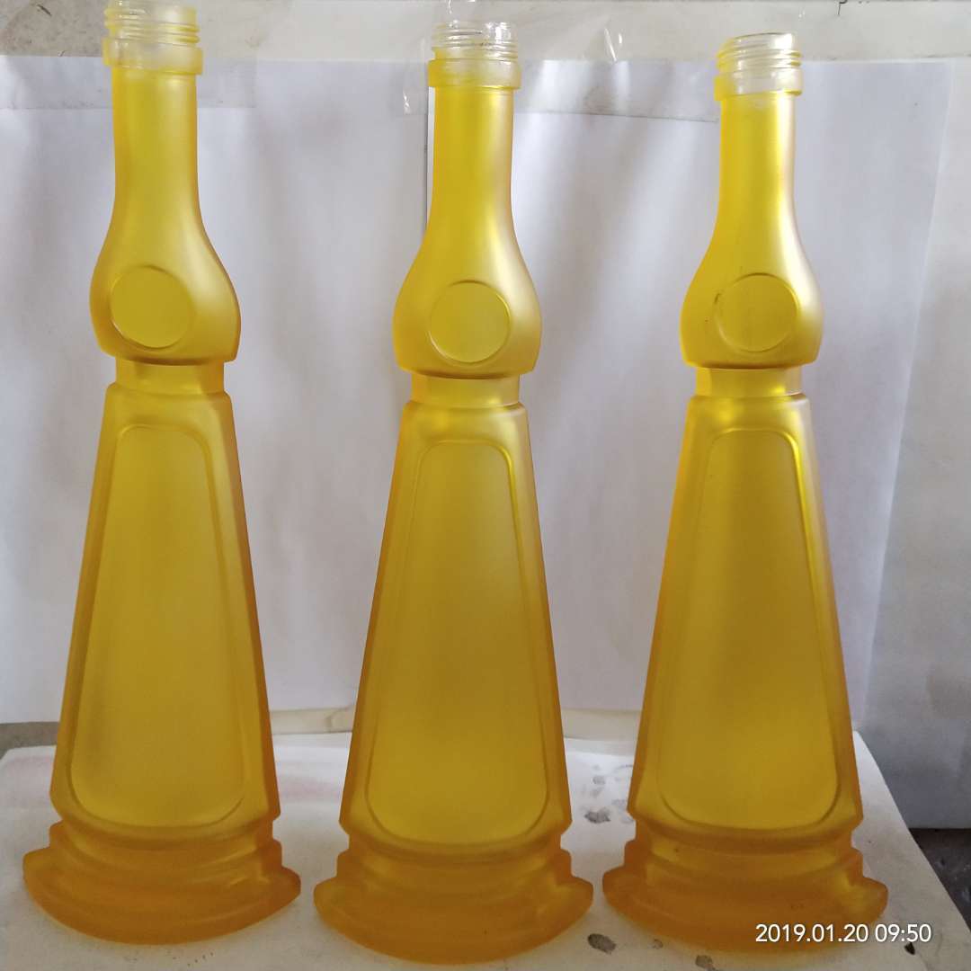 新款创意个性晶白料酒瓶 绑捆白酒瓶 半斤装玻璃酒瓶子示例图3